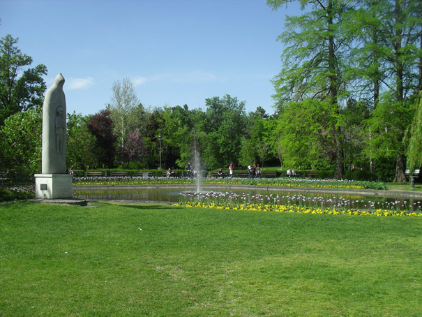 Dunavski park u Novom Sadu, april 2011 13 A.jpg